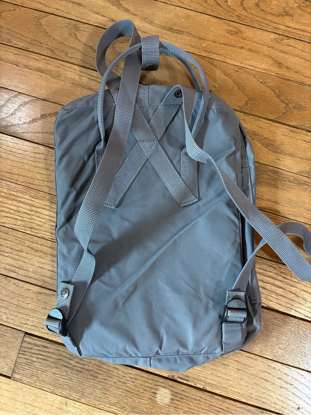 Fjallraven Classic Kanken Backpack Super Grey 23510 NWOT - Picture 6 of 10